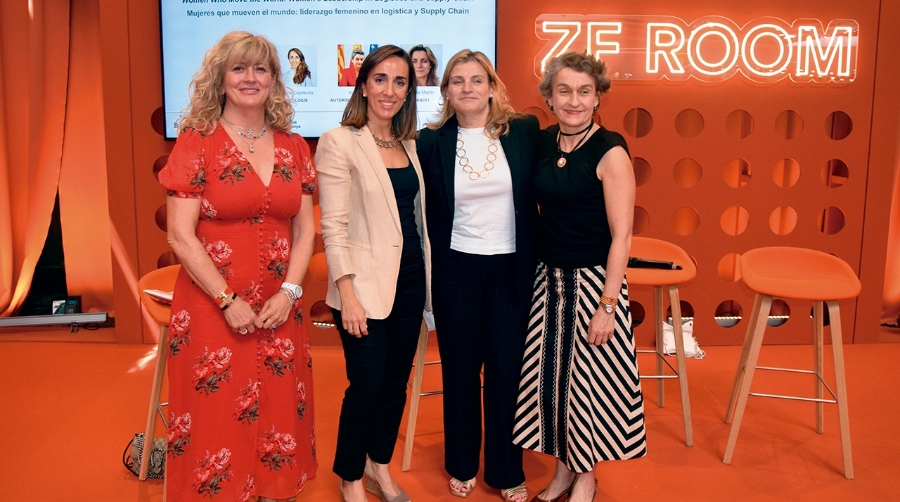 Mercedes Álvarez, moderadora; Laura Capdevilla, de Prologis; Sonia Martín, de Sanofi; y Mar Chao, presidenta de la Autoridad Portuaria de Valencia. Foto M.C.