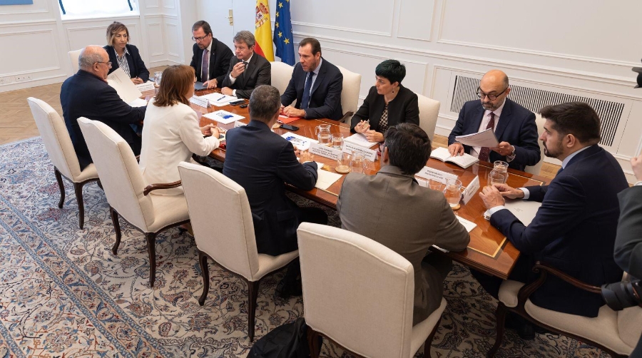 El ministro Óscar Puente y la consellera Sílvia Paneque han mantenido la primera reunión de trabajo.