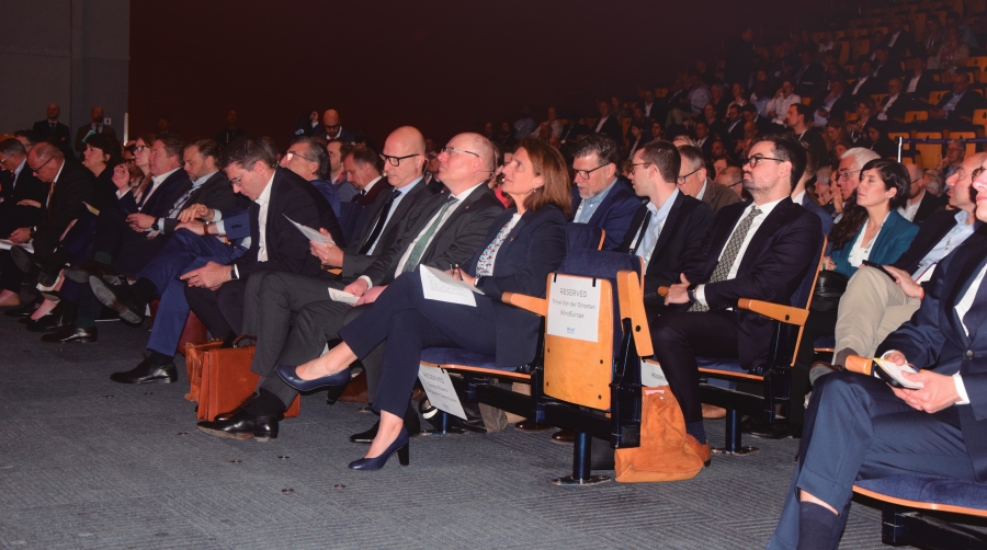 WindEurope constata la urgencia de agilizar permisos y de más inversión y electrificación
