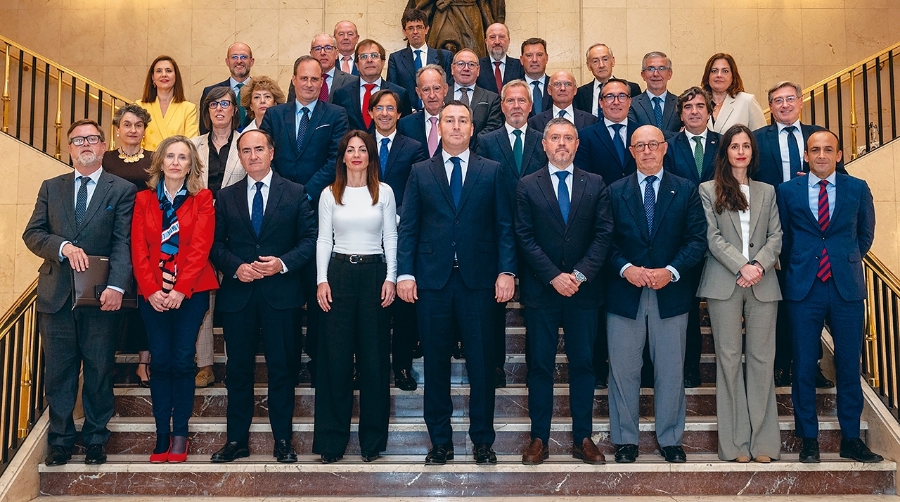 Tras su nombramiento el 8 de abril, el nuevo presidente del Organismo Público Puertos del Estado, Gustavo Santana, se reunió el 13 de mayo en el Ministerio de Transportes y Movilidad Sostenible con los presidentes de las 28 autoridades portuarias que conforman el sistema portuario de interés general.