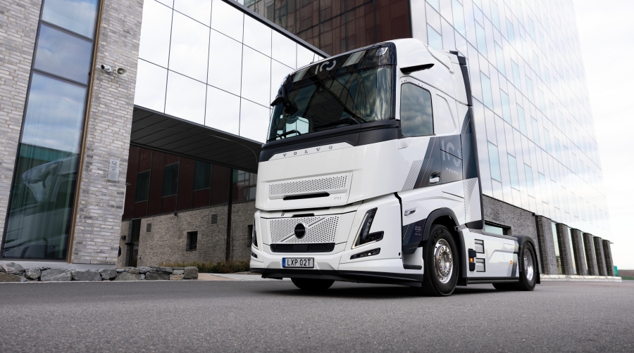 Volvo Trucks lanza un camión edición especial para celebrar su 100 aniversario