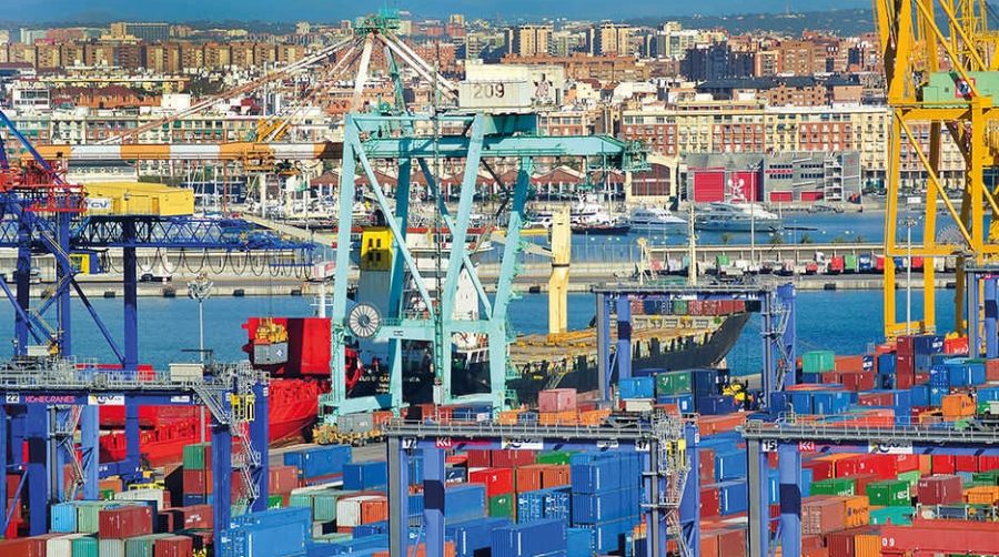 El Puerto de Valencia cerrar&aacute; el a&ntilde;o 2015 con m&aacute;s de 4,7 millones de TEUs movidos