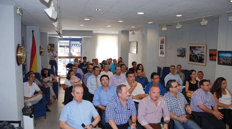 Los agentes y representantes aduaneros analizan la presentaci&oacute;n de despachos a trav&eacute;s de internet