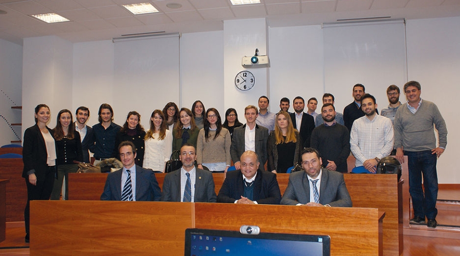 El Canal de Suez, a an&aacute;lisis en la APV