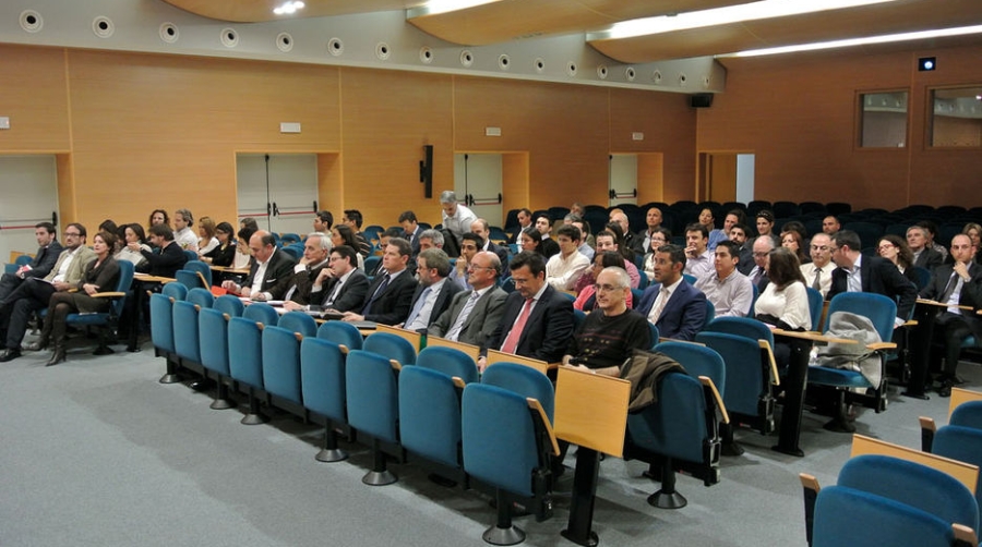 Los transitarios valencianos reclaman unidad de criterio en las aduanas espa&ntilde;olas