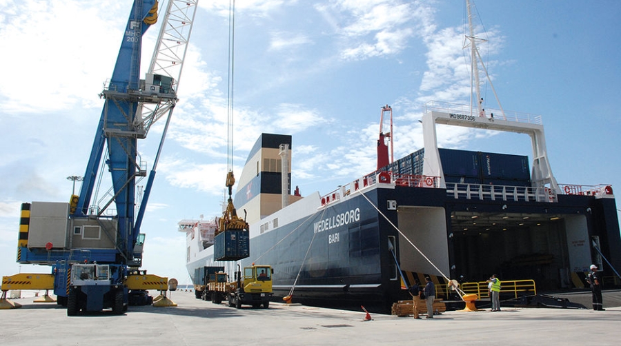 Los estibadores de Sagunto quieren implicarse en el desarrollo de los tr&aacute;ficos del puerto