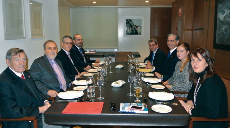 Aeropuerto y Propeller Valencia analizan f&oacute;rmulas concretas de colaboraci&oacute;n