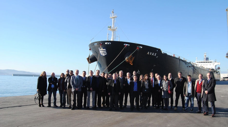 El Puerto de A Coru&ntilde;a presenta a las empresas de alimentaci&oacute;n animal las ventajas del puerto exterior para el sector