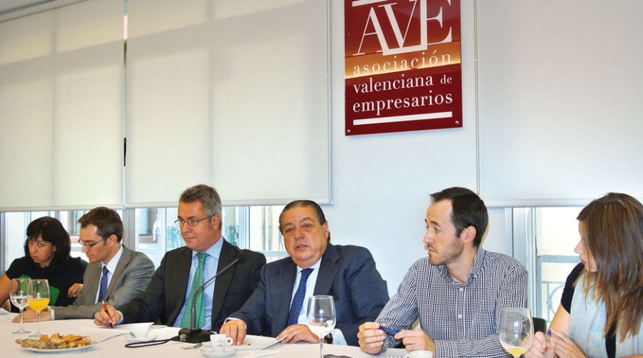 Boluda: &quot;Aznar es una persona honrada que est&aacute; realizando una labor encomiable en Valencia&quot;