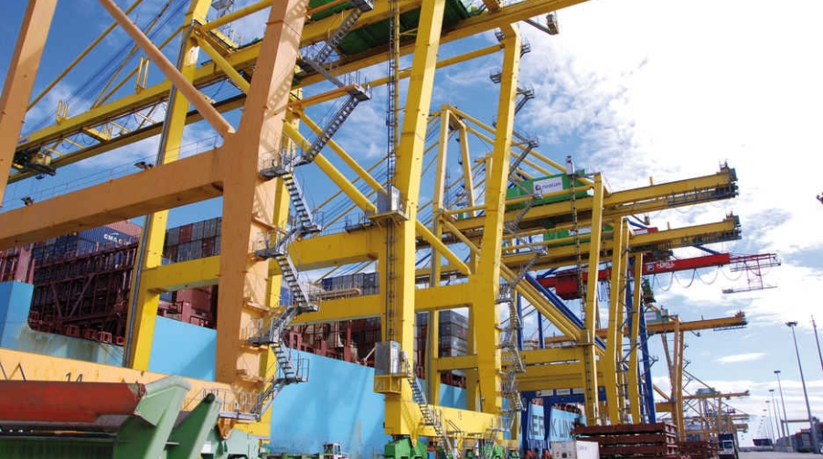 El tr&aacute;fico mar&iacute;timo mundial de contenedores import/export crece un 5,03% hasta septiembre