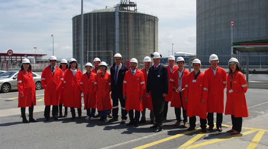 Empresas expositoras de Ferroforma visitan las instalaciones de BBG en el Puerto de Bilbao