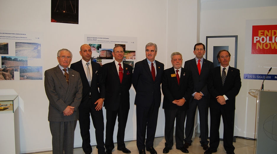 El presidente de la AP de Santander acompa&ntilde;a al Club Rotary en una muestra en el Palacete del Embarcadero