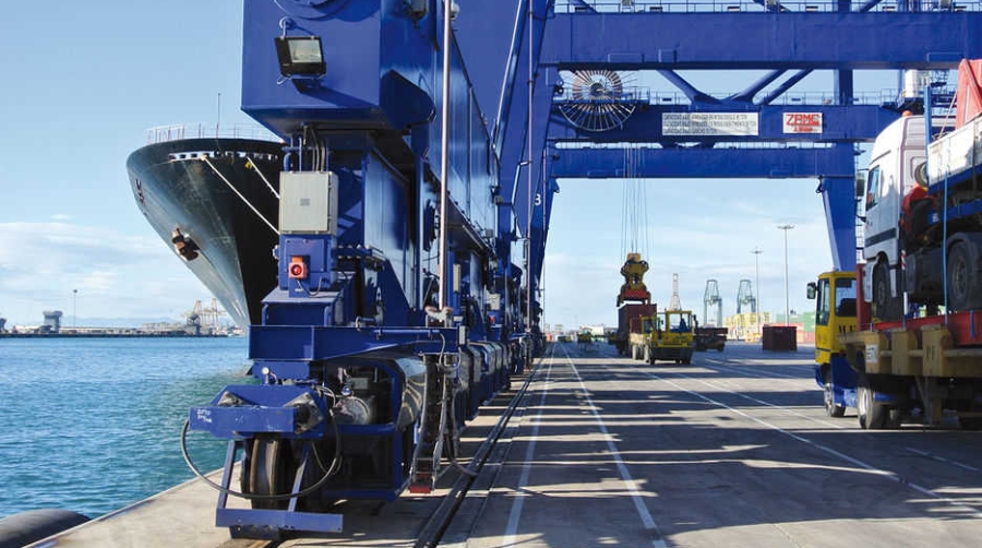 La contrataci&oacute;n de jornales en el Puerto de Valencia se estanca en el primer semestre
