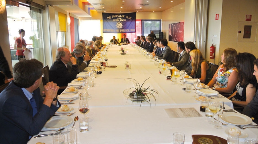 G. Grimaldi: "Valencia es el puerto m&aacute;s importante de Espa&ntilde;a para desarrollar las autopistas del mar"