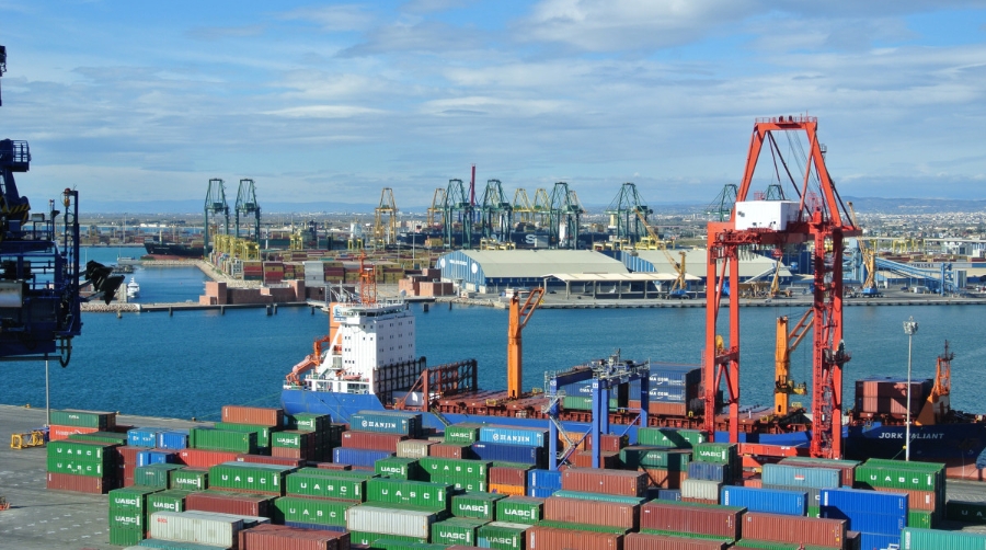 El tr&aacute;fico de contenedores de Valenciaport crece un 9,2% y supera ya los 3,2 millones de TEUs hasta julio