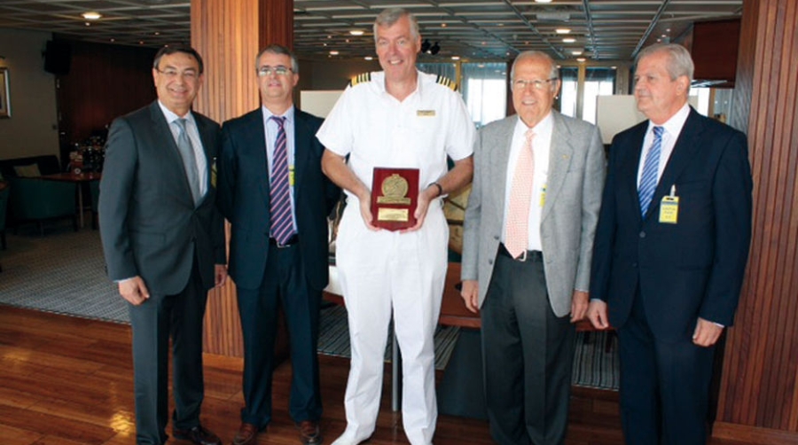 El &quot;Quest for Adventure&quot; materializa la apuesta de Saga Cruises por PortCastell&oacute;