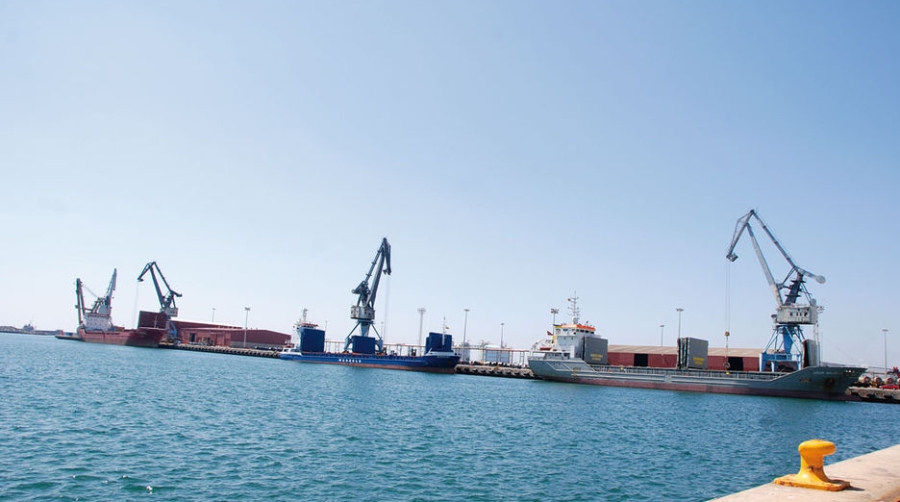 El Puerto de Sagunto recibe siete buques en una jornada