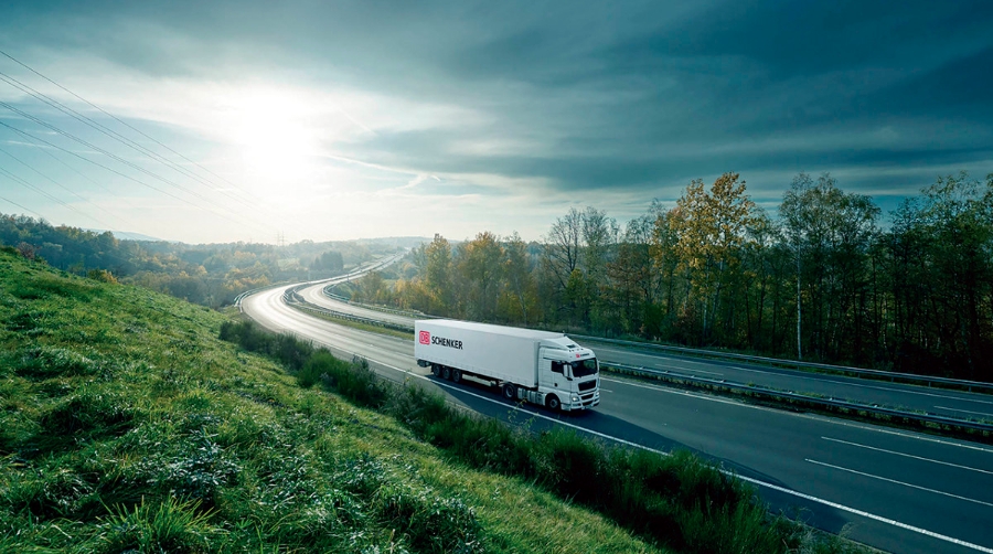 DB Schenker elige a Webfleet Solutions como partner para la gesti&oacute;n de su flota y datos
