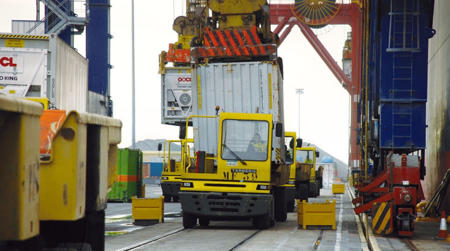 Los estibadores apelan a la "responsabilidad" de las empresas para retomar la mesa negociadora