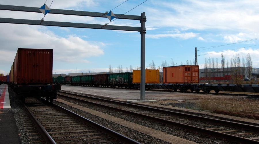 Adif avanza en la construcción y ampliación de la terminal intermodal y logística de Júndiz