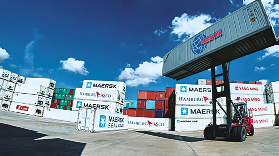 Intercontainer instalará placas fotovoltaicas en su depósito del Parque Logístico de Valencia.