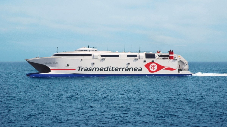 El Grupo Armas Trasmediterr&aacute;nea fortalece el puente mar&iacute;timo entre las capitales canarias