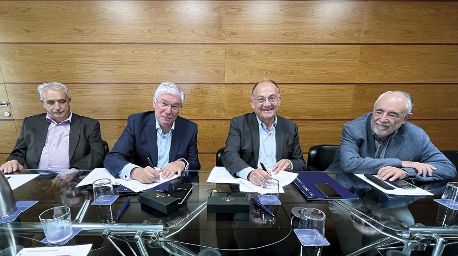 Miguel Ángel González, promotor de Plataforma Central Iberum; José Manuel Tofiño, alcalde del Ayuntamiento de Illescas; Joan Calabuig, presidente de la Autoridad Portuaria de València (APV); Francesc Sánchez, director general de Valenciaport