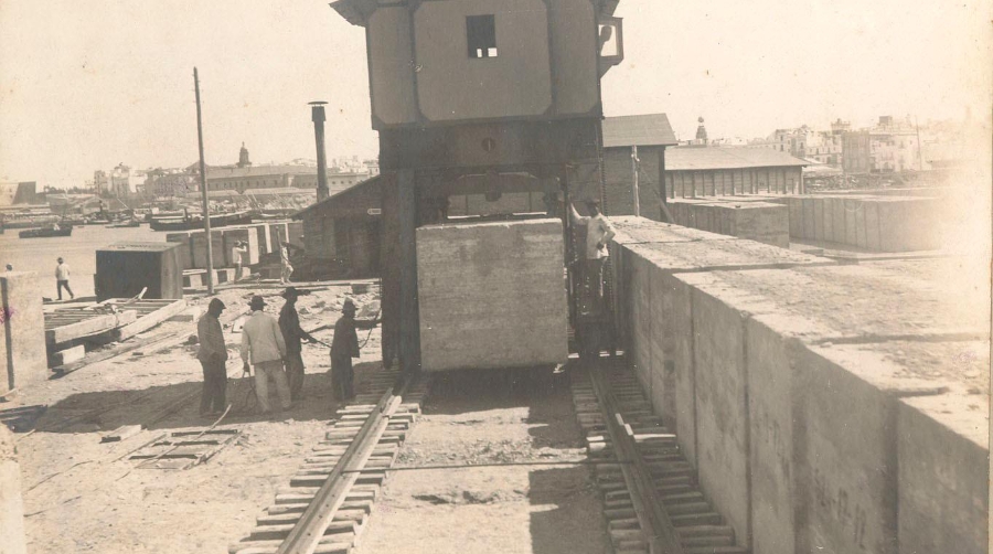 Puerto de Cádiz: 120 años de vocación logística