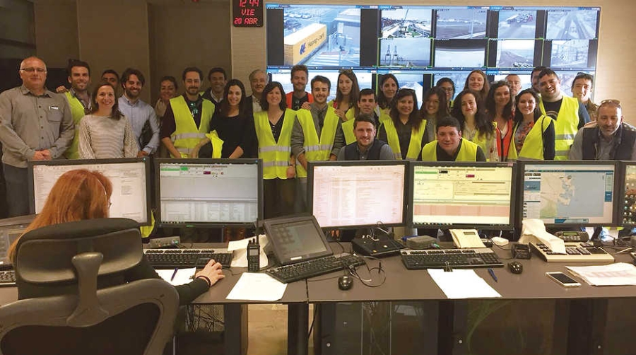 Los alumnos del M&aacute;ster de la APV visitan el Centro de Control de Emergencias, el esc&aacute;ner y el acceso Sur del Puerto de Valencia