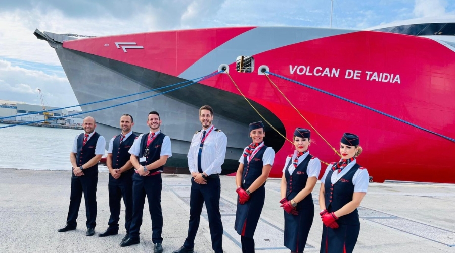 El &quot;Volc&aacute;n de Taid&iacute;a&quot; de Trasmediterr&aacute;nea se estrena hoy en la ruta Gran Canaria-Tenerife
