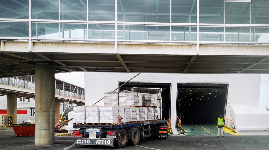 Los puertos de Almer&iacute;a y Carboneras mantienen el operativo del tr&aacute;fico de mercanc&iacute;as