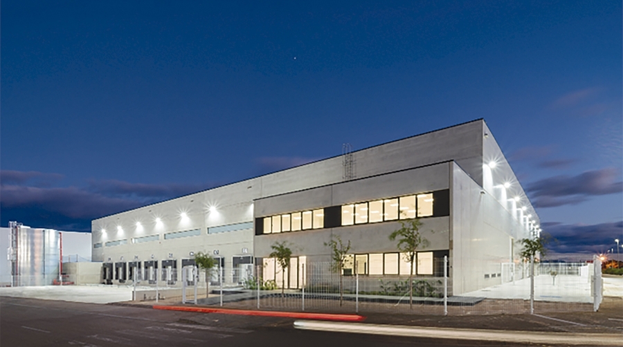 La nave logística arrendada cuenta con 4.817 metros cuadrados destinados a almacén.