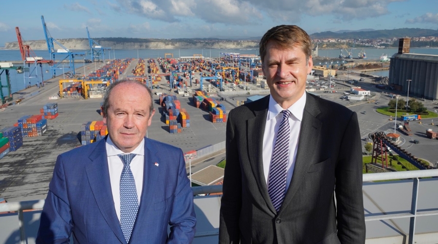 El Puerto de Bilbao acoge la visita del embajador brit&aacute;nico en Espa&ntilde;a