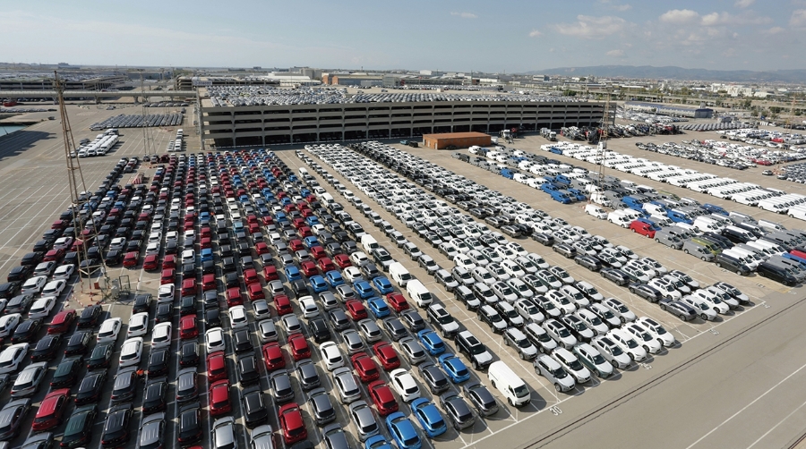 Automóviles en el Port de Barcelona.
