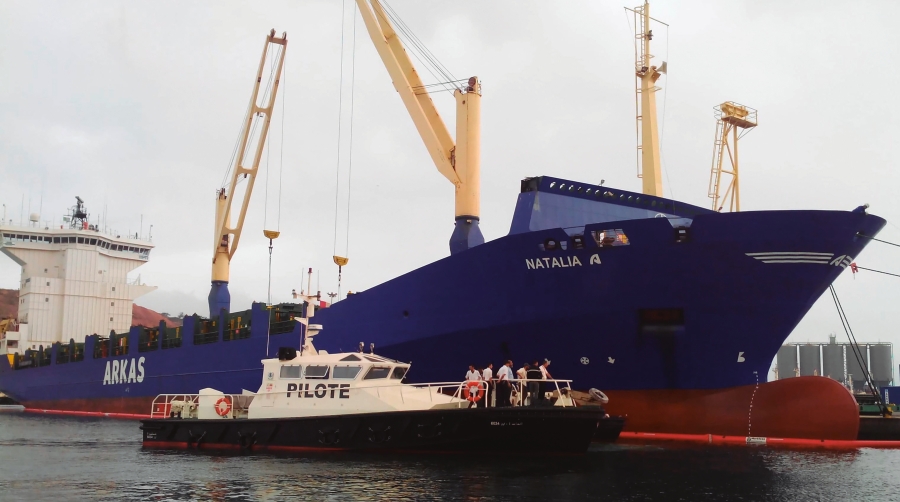 Arzew, en Argelia, es el puerto con mayor volumen de tráfico con España si se exceptúan los puertos de Marruecos.