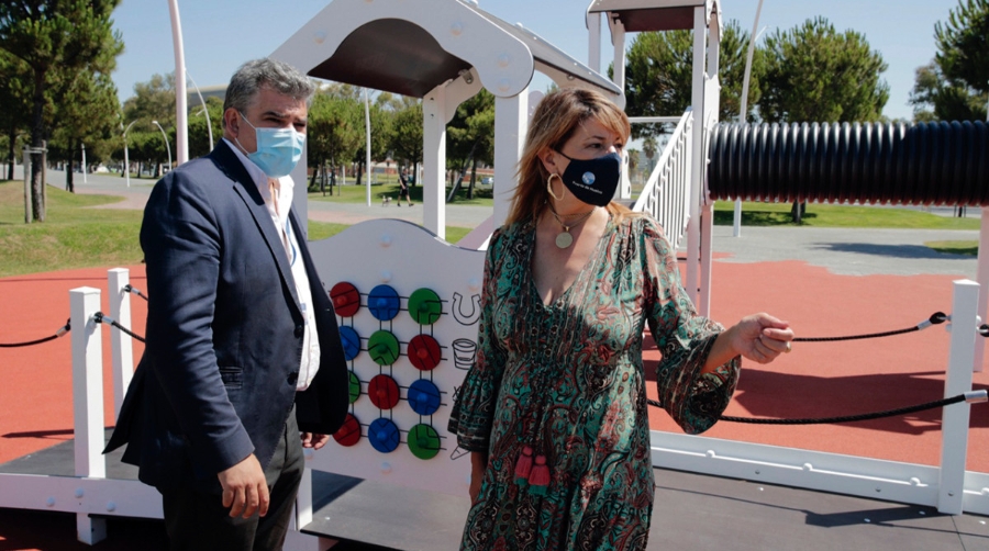 El Puerto de Huelva pone en marcha un parque infantil accesible en el Paseo de la R&iacute;a