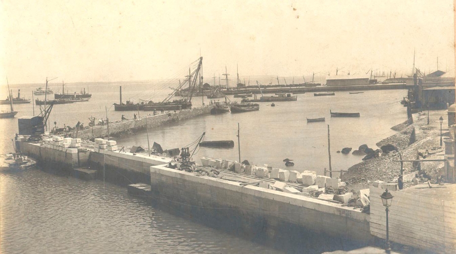 Puerto de Cádiz: 120 años de vocación logística