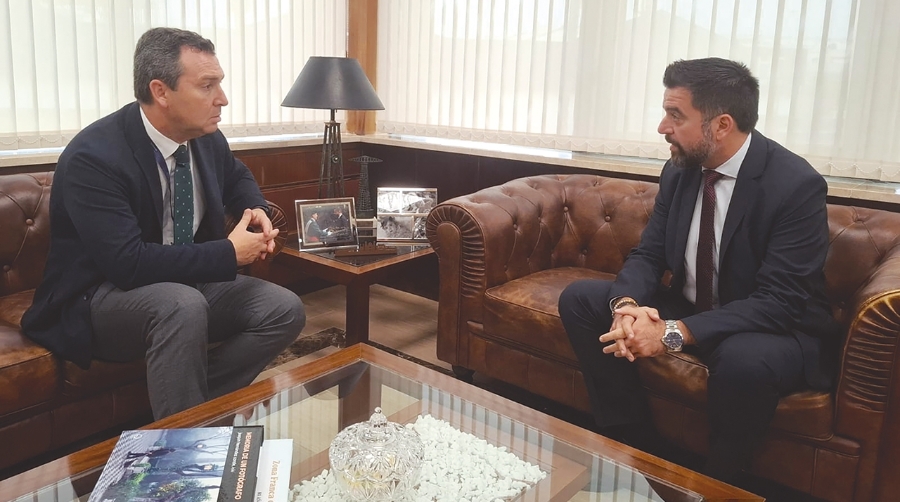 Gustavo Santana, presidente de Puertos del Estado, y Fran González, delegado del Estado en la Zona Franca de Cádiz.