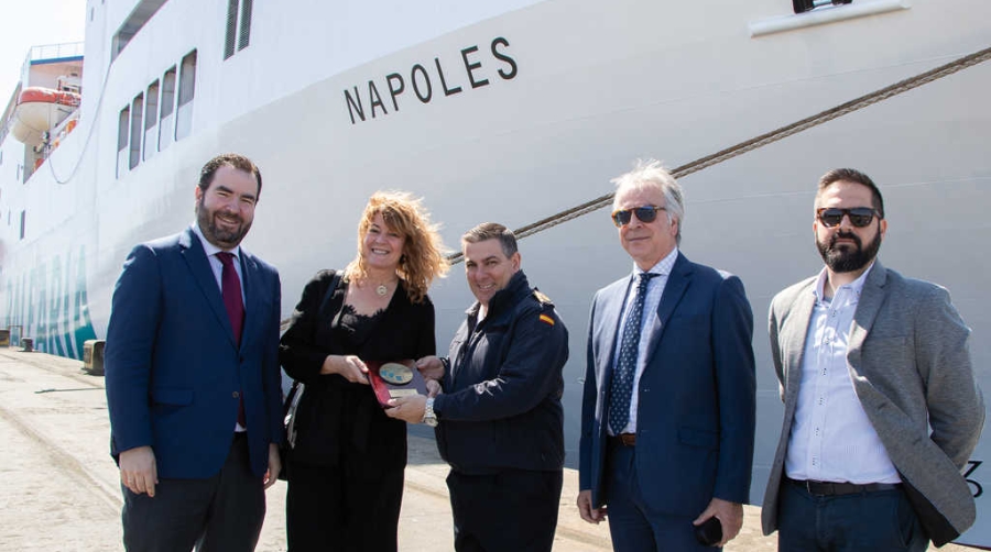 Bale&agrave;ria y Fred. Olsen ponen un barco propulsado por GNL en su l&iacute;nea entre Huelva y Canarias