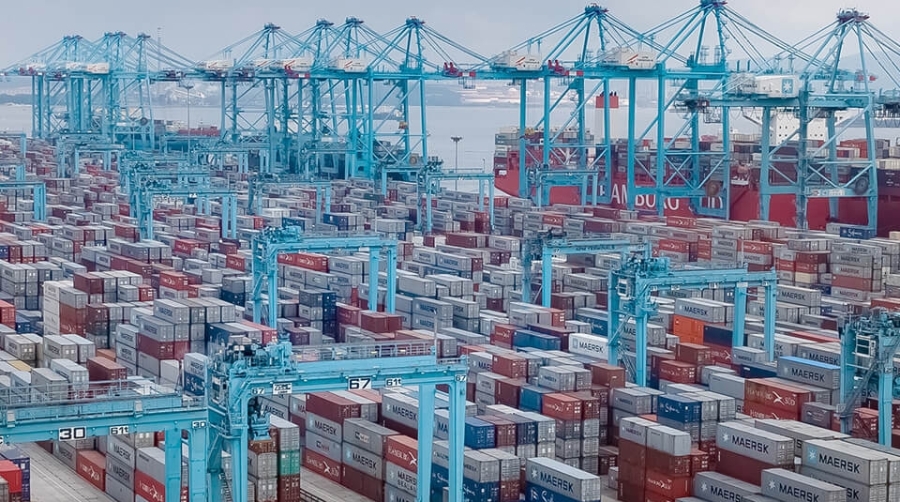 El Gobierno de Andalucía pide un mayor desarrollo de las infraestructuras relacionadas con el Puerto de Algeciras.