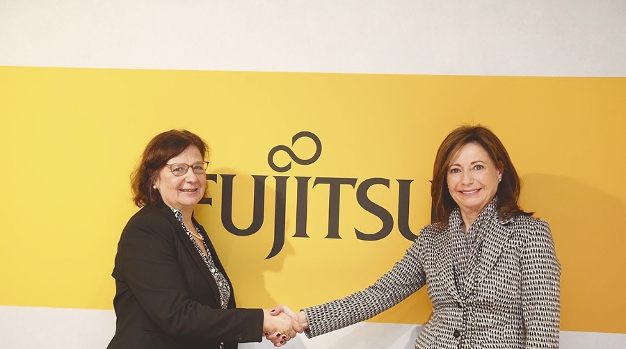 Catalina Grimalt, directora general de la Fundación BCN Port Innovation, y Ángeles Delgado, presidenta de Fujitsu España y Portugal.