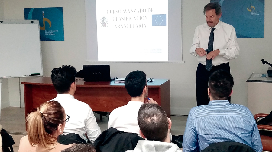 El COACAB inicia el curso de Despacho Aduanero