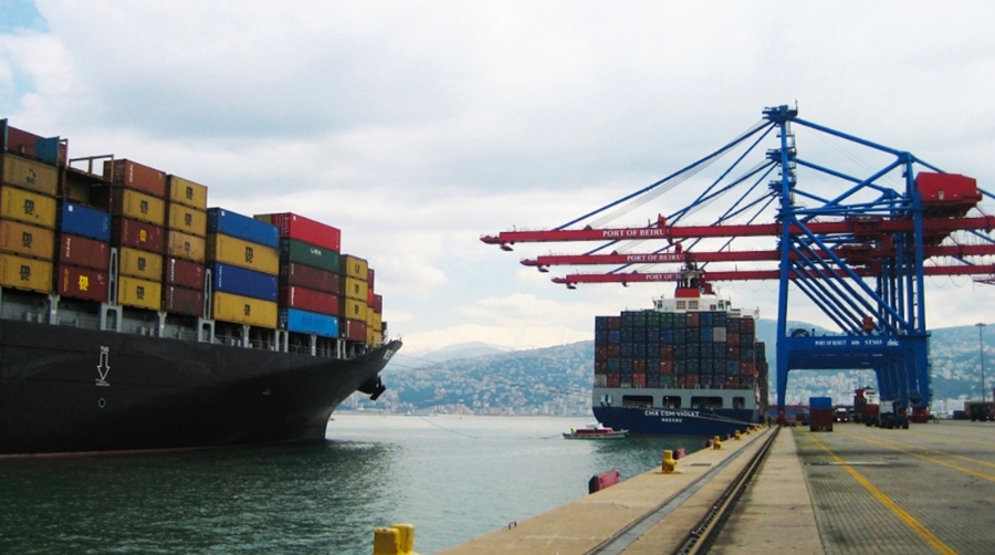Las navieras reorganizan sus rutas para sortear las escalas en Beirut