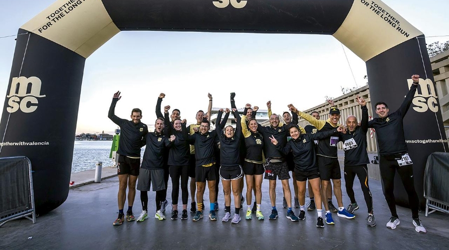 Los empleados integrantes del MSC Running Team cruzaron con éxito la línea de meta.