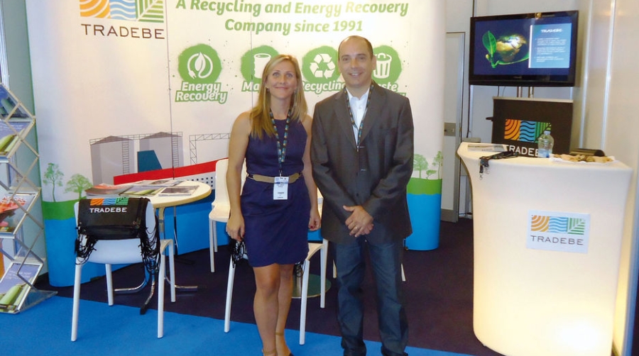 Ana Conesa y Marc Canals en el stand de Tradebe. Foto JMR.