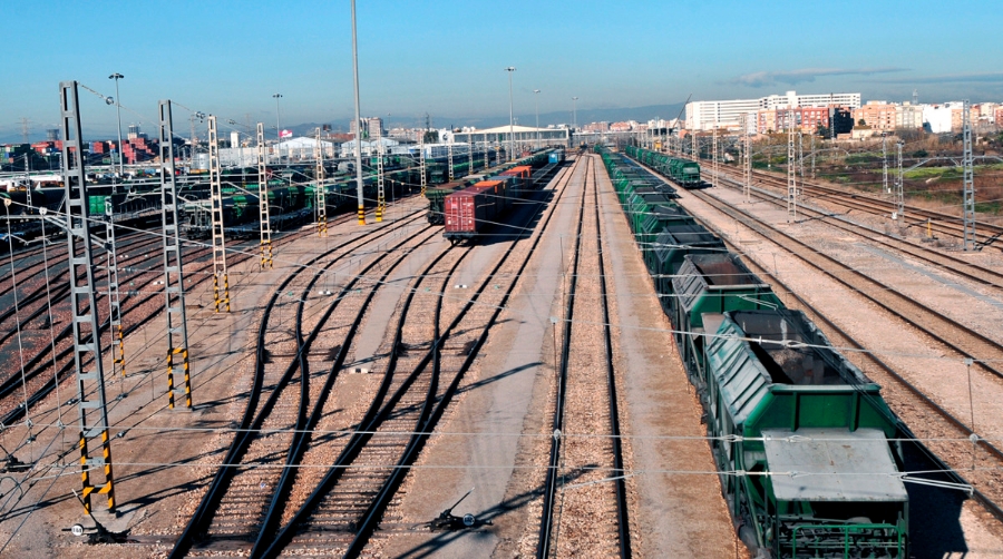 Adif licita la actualizaci&oacute;n del proyecto de Valencia Fuente de San Luis