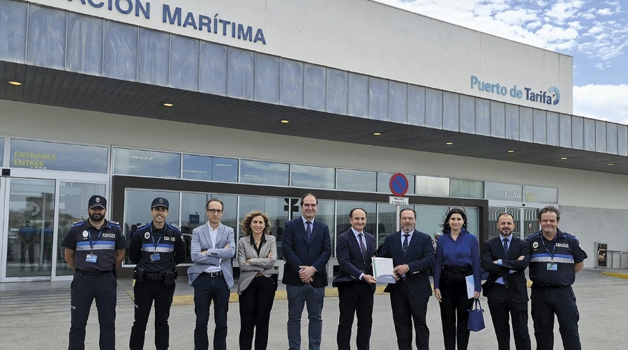 El documento ha sido rubricado por el presidente de la institución portuaria, Gerardo Landaluce, y por el Práctico Mayor del Puerto de Tarifa, Enrique Noval.