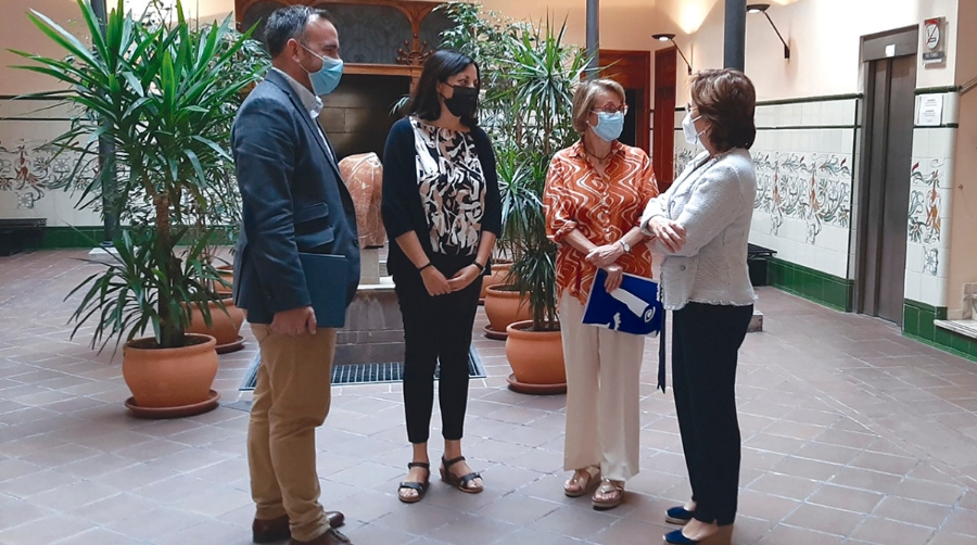 La Casa dels Caragols, sede de la Presidencia de la Generalitat en Castell&oacute;n, ha acogido la primera reuni&oacute;n del grupo de trabajo integrado por la Universitat Jaume I, Aerocas y PortCastell&oacute;, que ha impulsado la direcci&oacute;n territorial de Presidencia en Castell&oacute;.