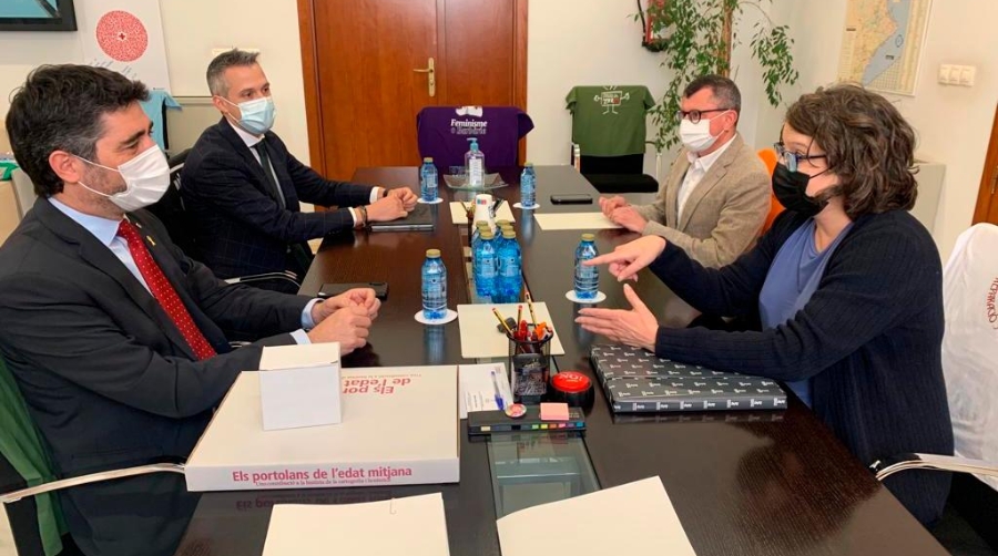 Un momento de la reunión entre Jordi Puigneró y Mónica Oltra.