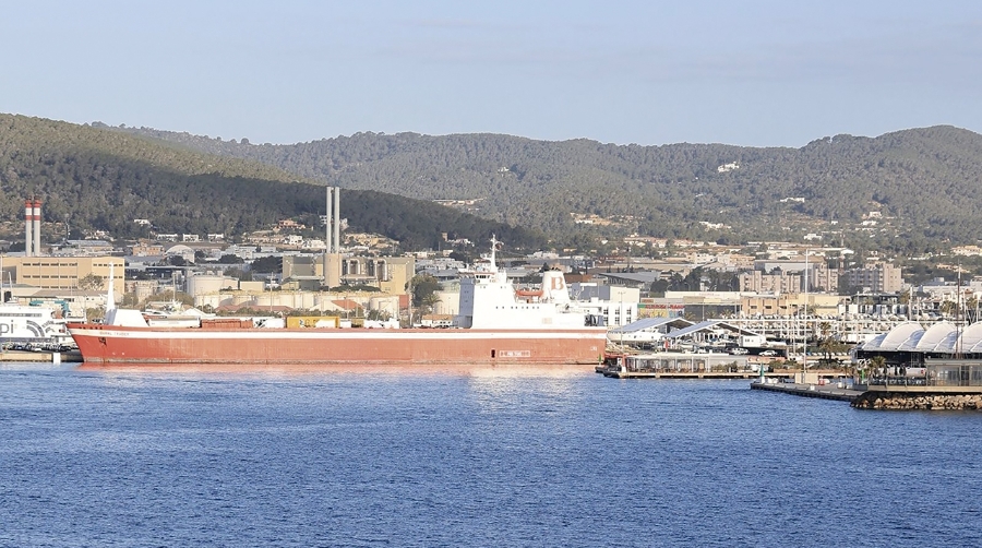 El buque “Global Trader”.